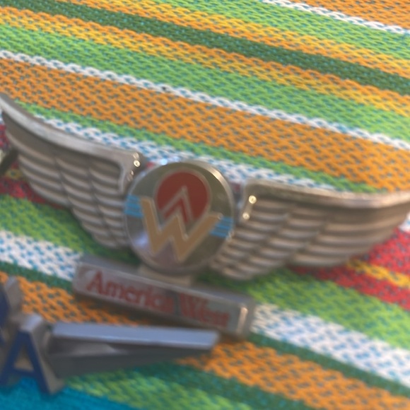 Vintage airline pins America west, American and United - Picture 2 of 6